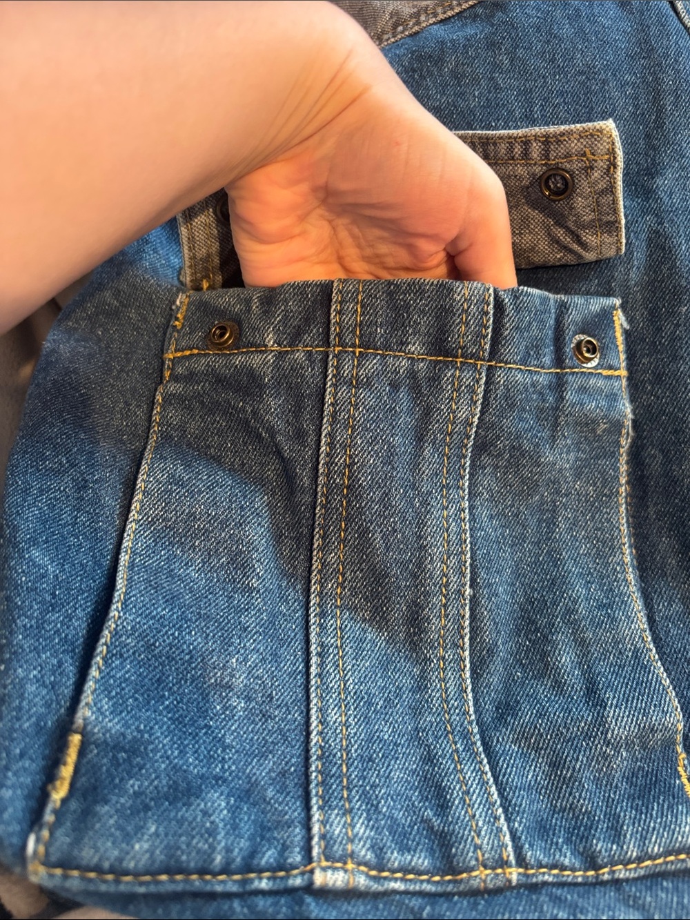 Vintage 80’s Jordache Denim Bomber Jacket M Two Toned Zip Blue Jean Pockets - Picture 3 of 9